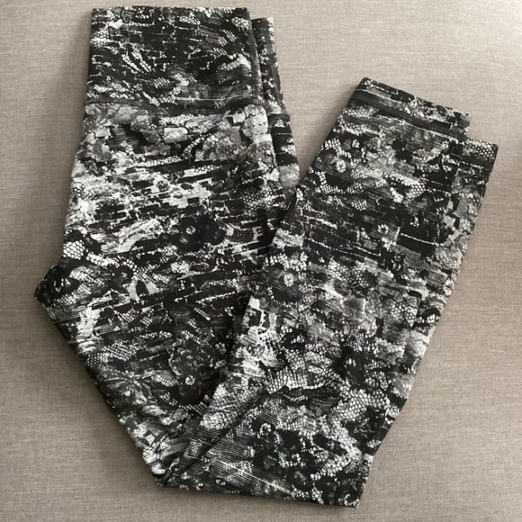 Lululemon Wunder Under Hi-rise Tights - Picture 2 of 5